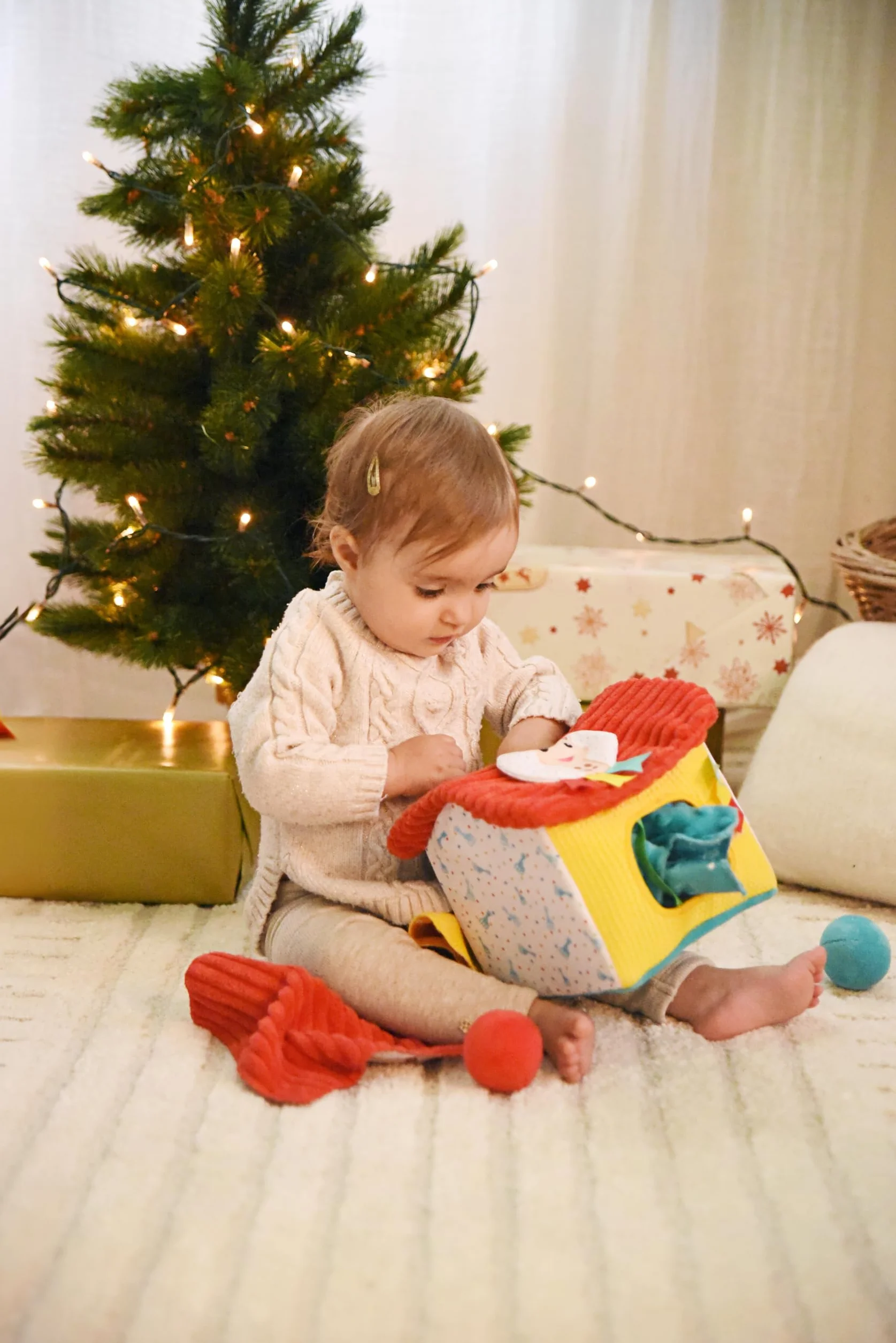 Sophie la Girafe Maison des Découvertes Jouet d'Éveil Sensoriel Bébé 10 Mois+ Textures Variées Balles Colorées Développement Motricité Fine