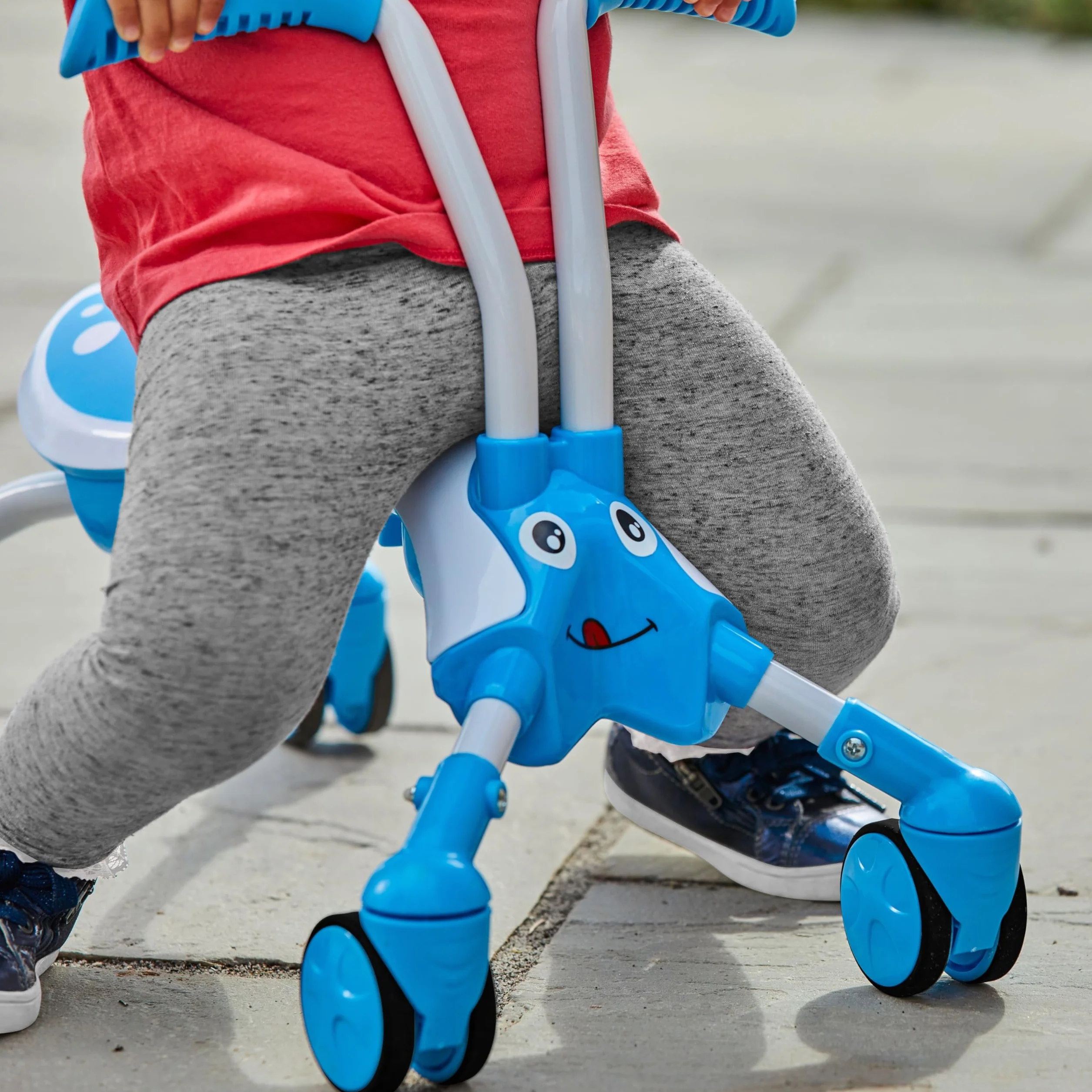 TP Toys Trotteur ScrambleBug Tide 4 Roues Pliable 360° Roues Silencieuses Anti-rayures Intérieur Extérieur 12 Mois Bleu Blanc