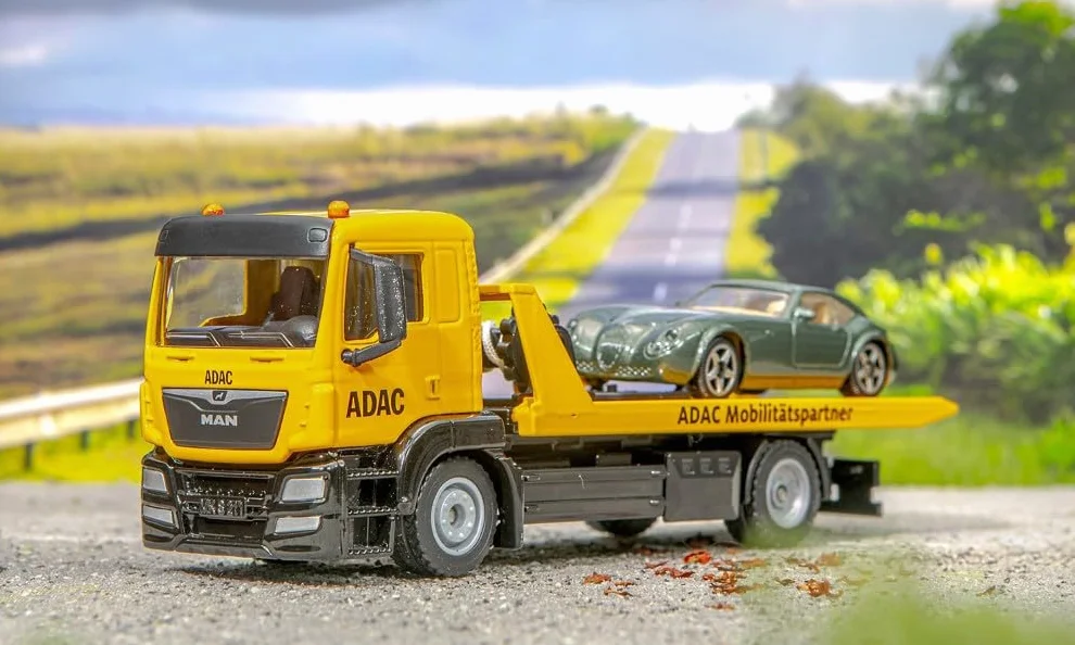 SIKU 2722 Man Remorqueuse ADAC Voiture Jouet 1:55 Métal Plastique Jaune Treuil Extensible Plate-Forme Transport Basculante