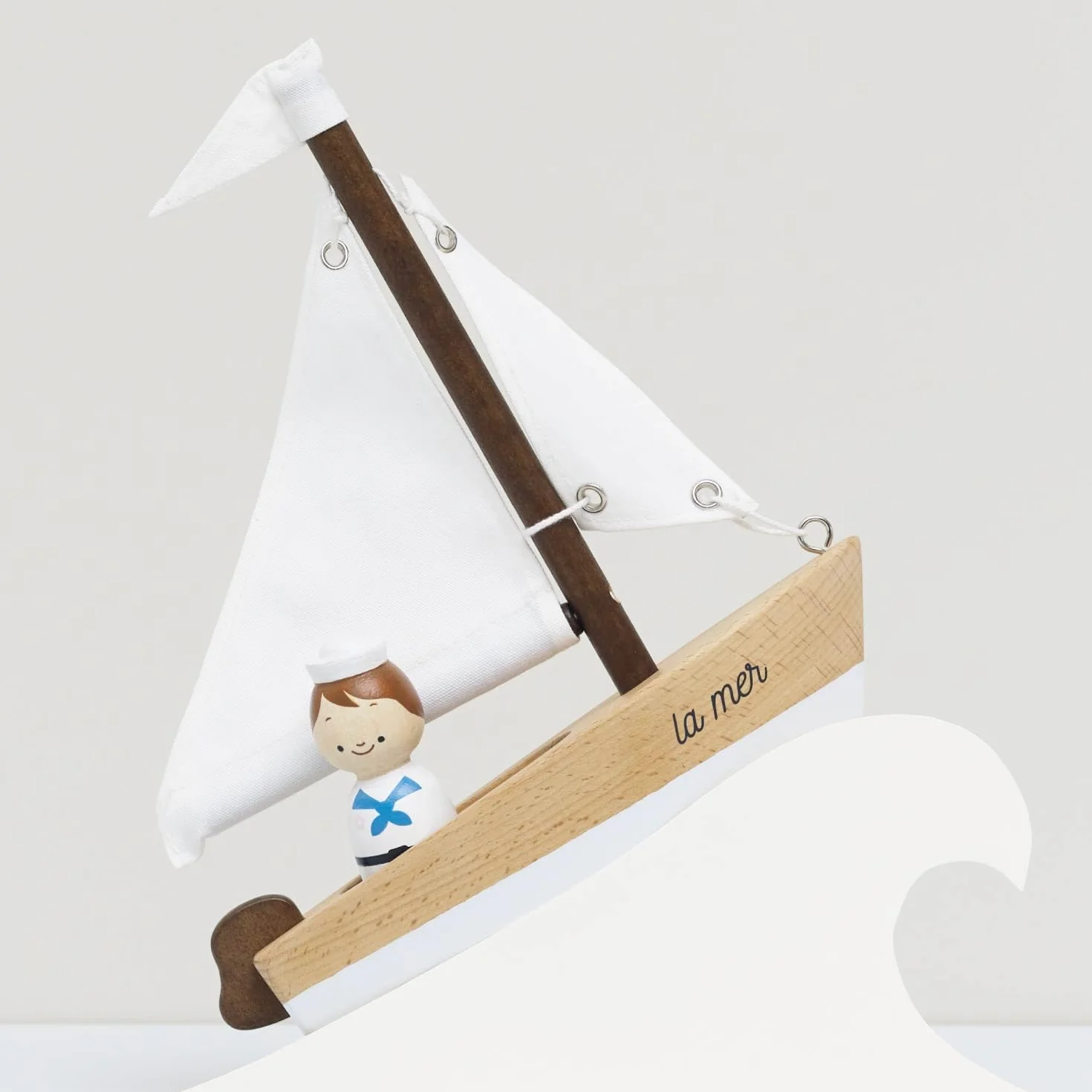 Le Toy Van Bateau à Voile Jouet Enfants 2 Ans Bois FSC écologique Voiles Coton