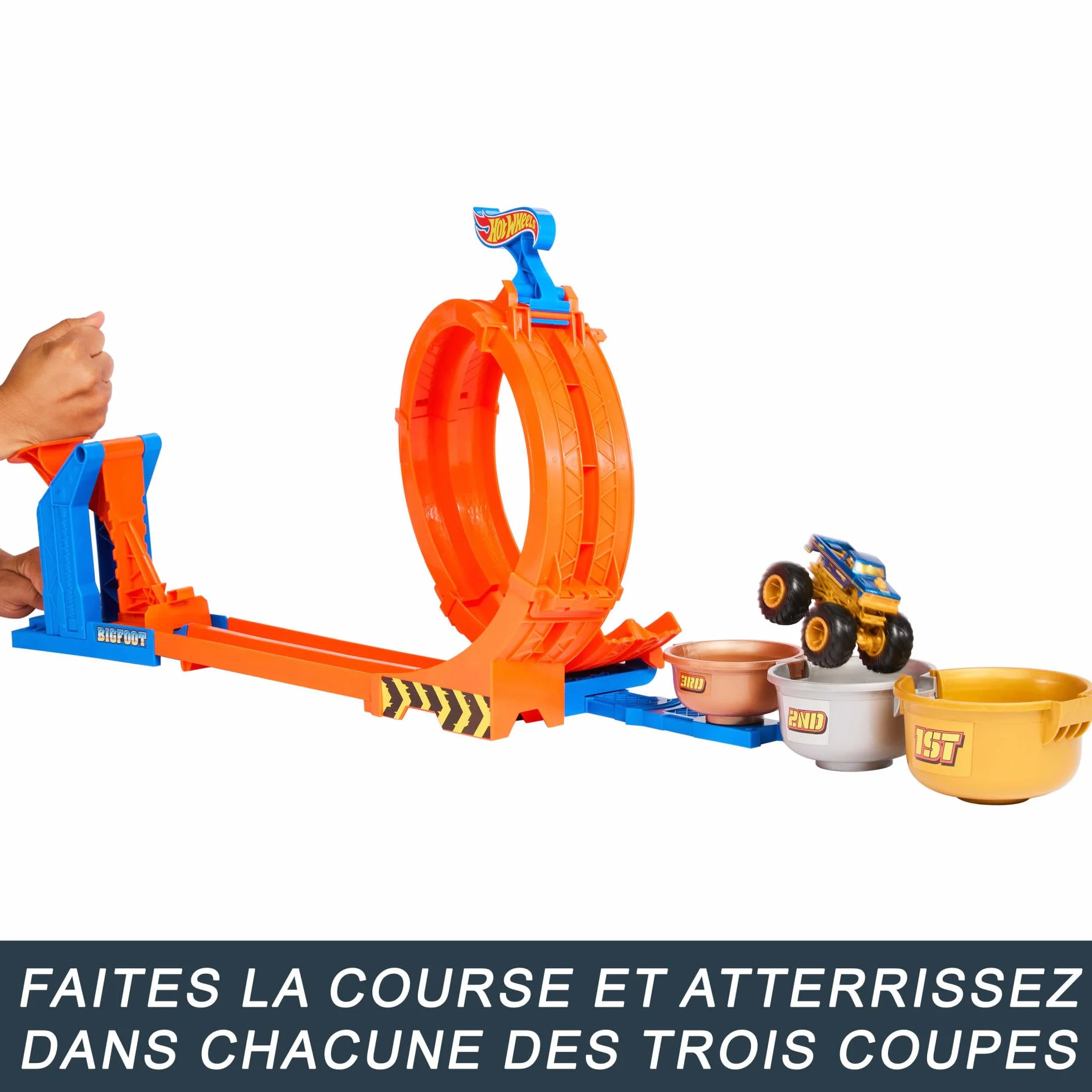 Hot Wheels Monster Trucks Défi du Trophée Tournez-et-Renversez Coffret Bigfoot 50ème anniversaire métal échelle 1/64, 2 façons de jouer, JBX64